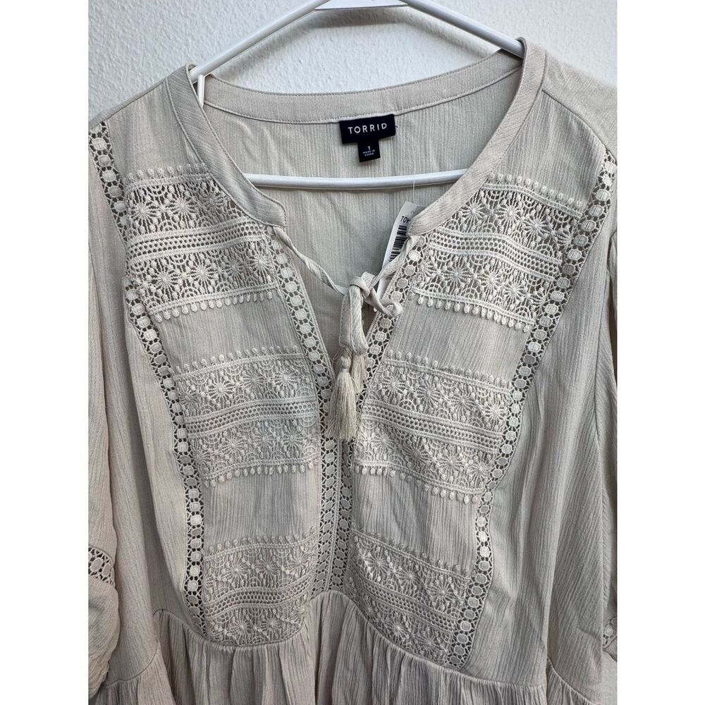 NWT torrid Cream Lace-Trim Boho Crinkle Gauze Peplum Blouse - Size 1 - Picture 9 of 13
